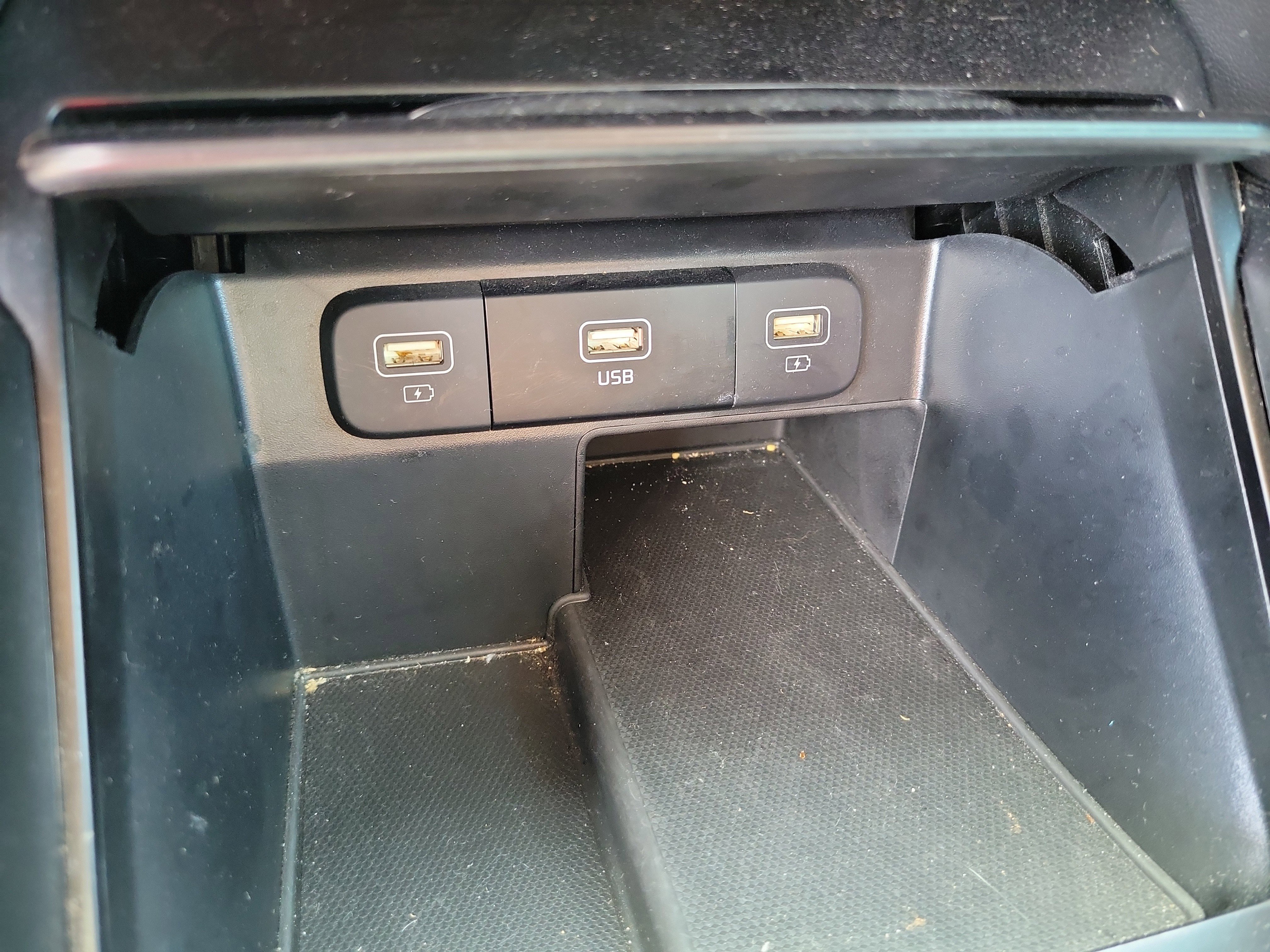 Used 2023 Kia Sorento LX image 27