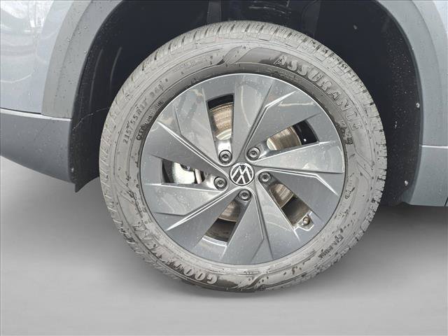 New 2026 Volkswagen Taos S FWD image 9