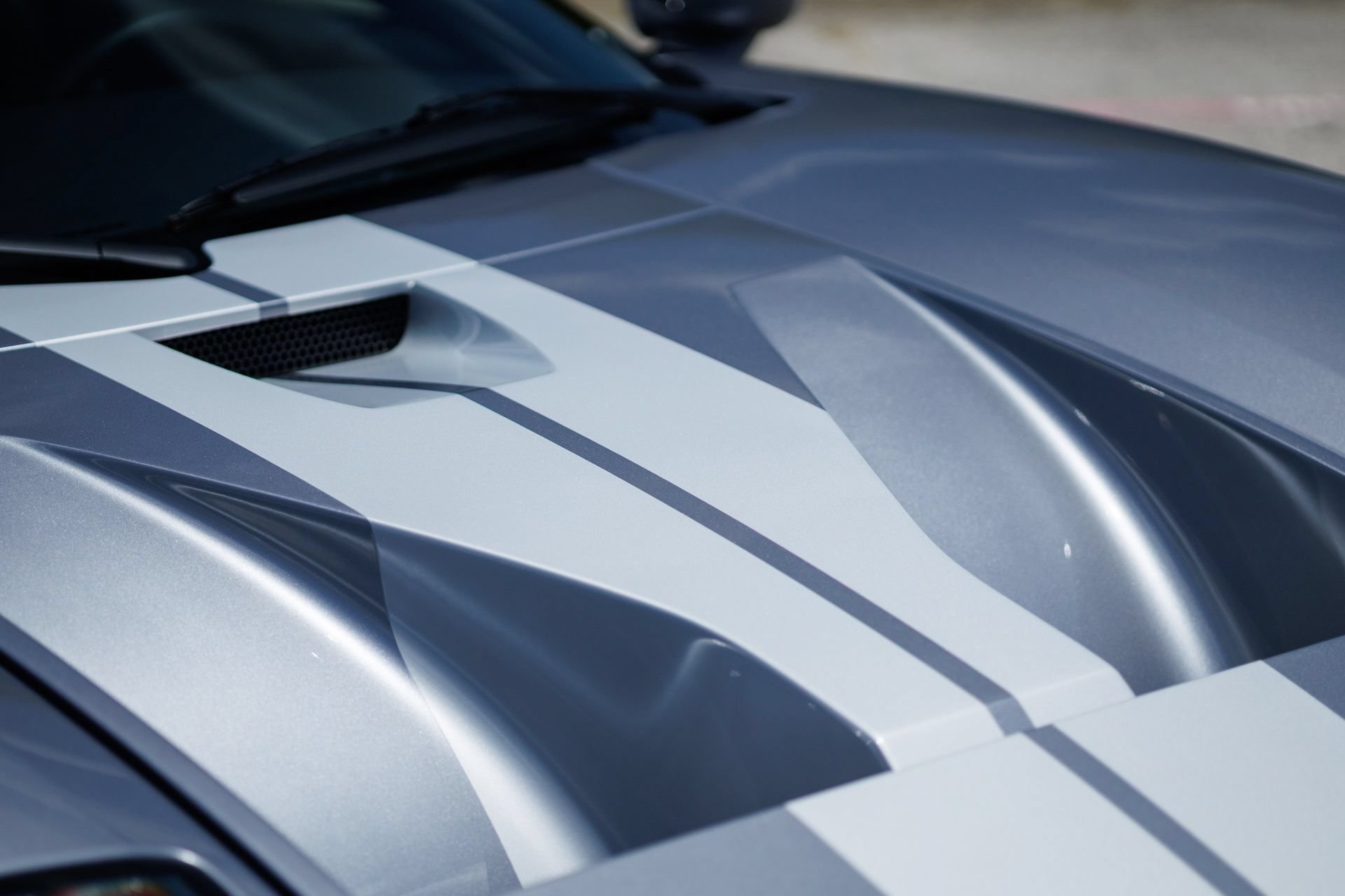 Used 2006 Ford GT RWD image 26