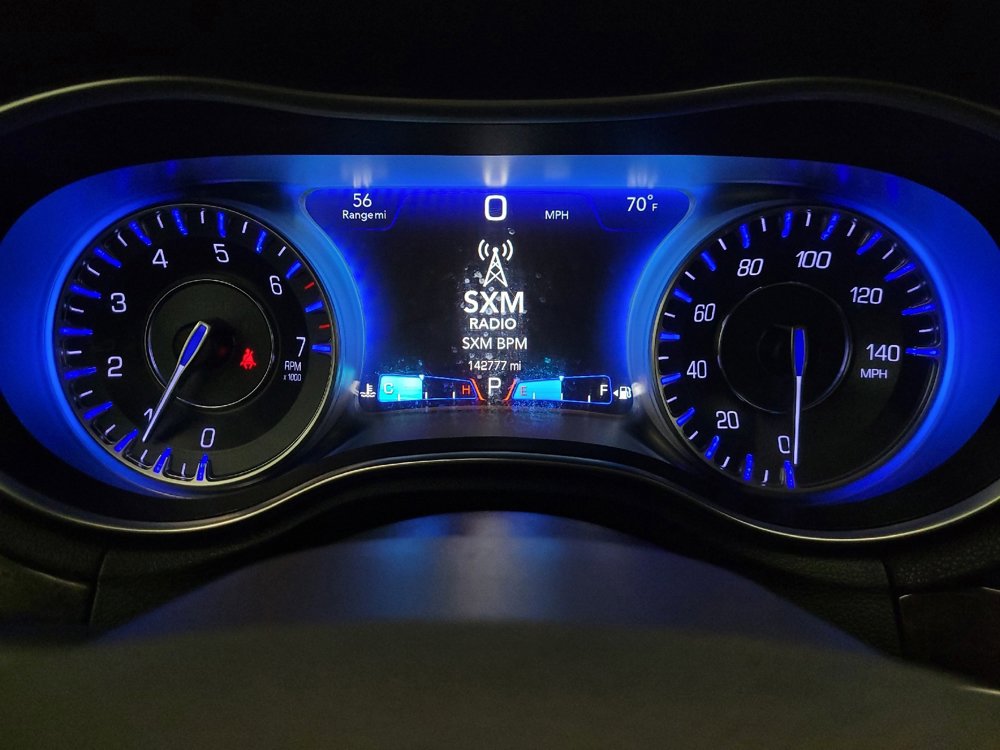 Used 2017 Chrysler 300 C image 23