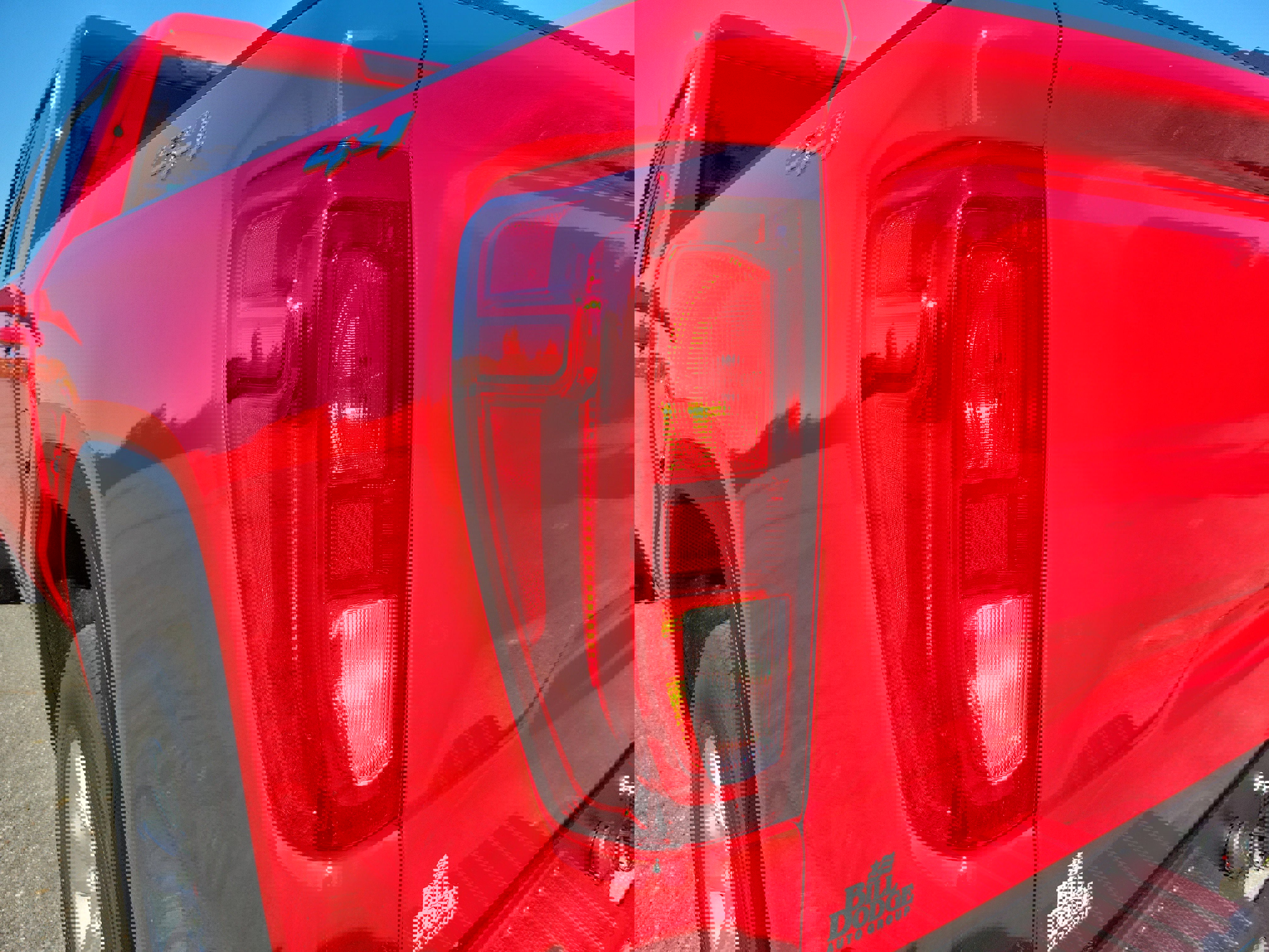 New 2026 GMC Sierra 1500 SLE w/ Preferred Package image 15