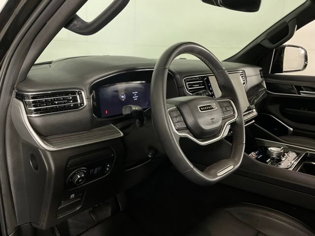 Used 2022 Jeep Wagoneer Series III w/ Premium Group I AWD/4WD image 17