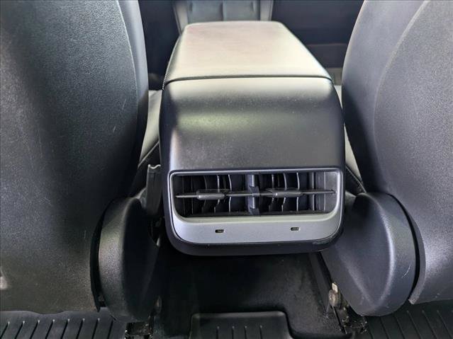 Used 2024 Tesla Model Y Long Range AWD/4WD image 17