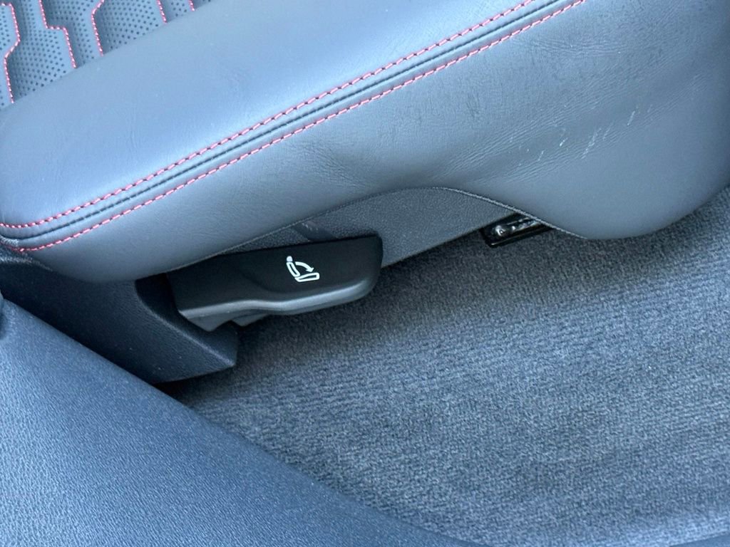 Used 2024 Audi RS Q8 w/ Black Optic Package image 68