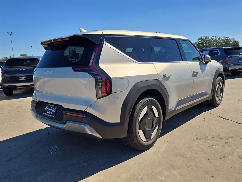 New 2026 Kia EV9 Light image 8