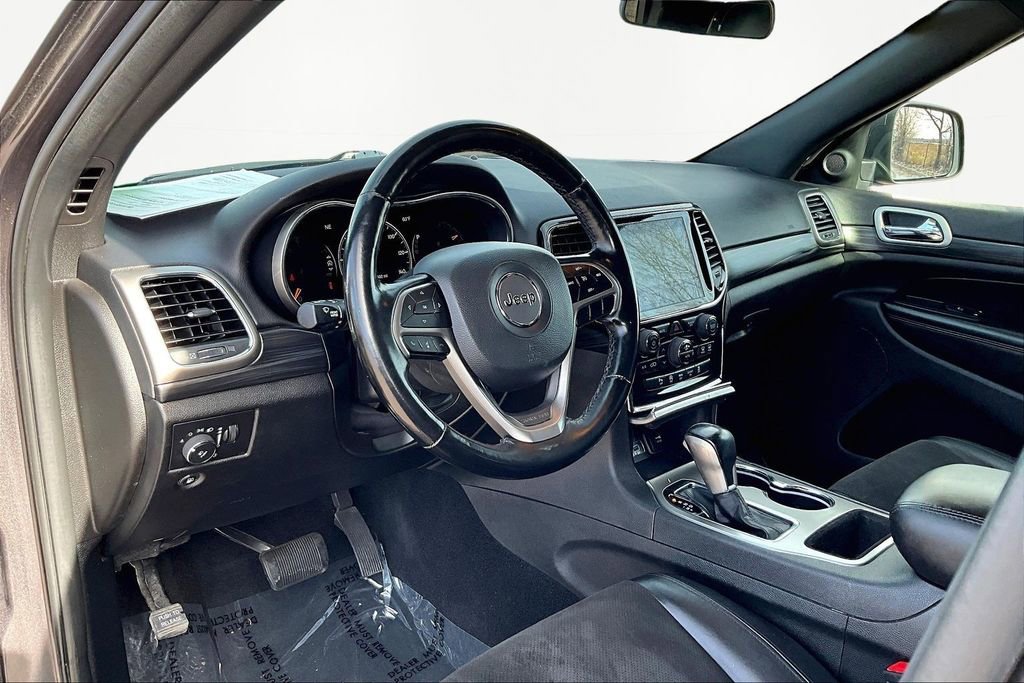 Used 2021 Jeep Grand Cherokee Laredo X image 13