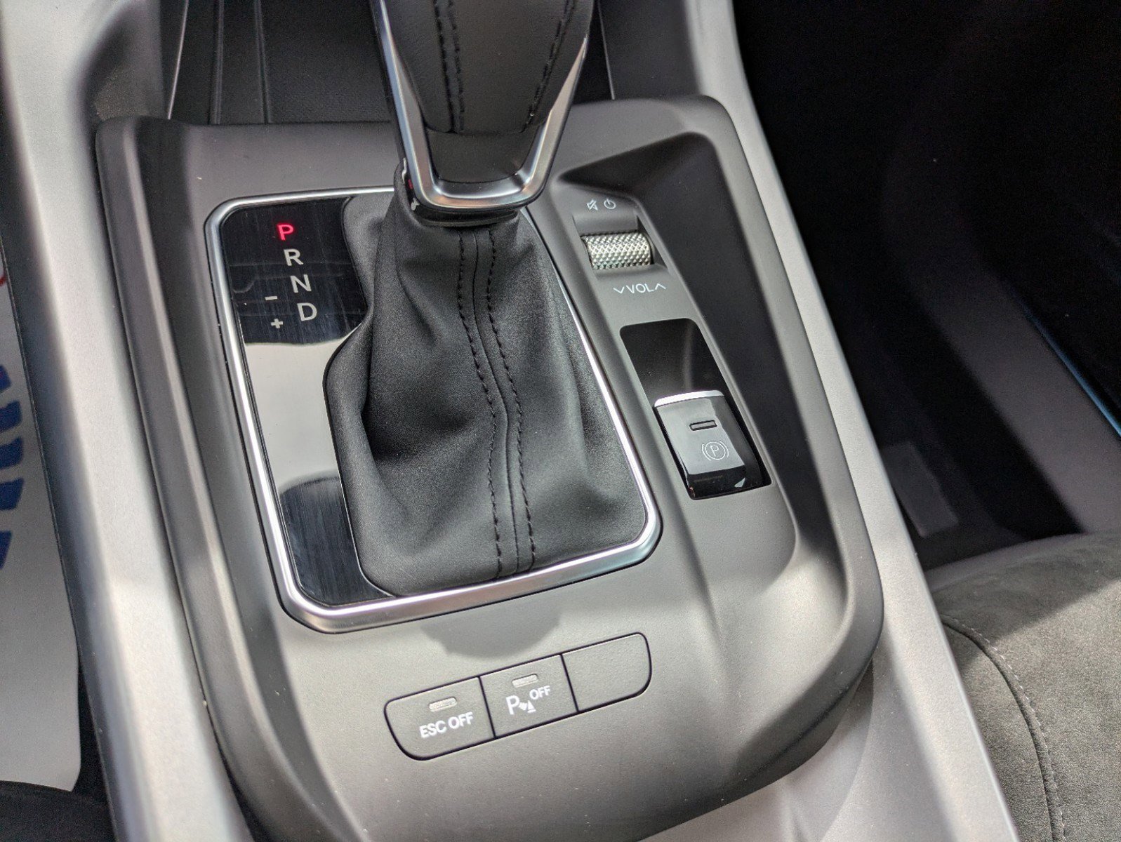 New 2025 Dodge Hornet R/T w/ Track Pack image 17