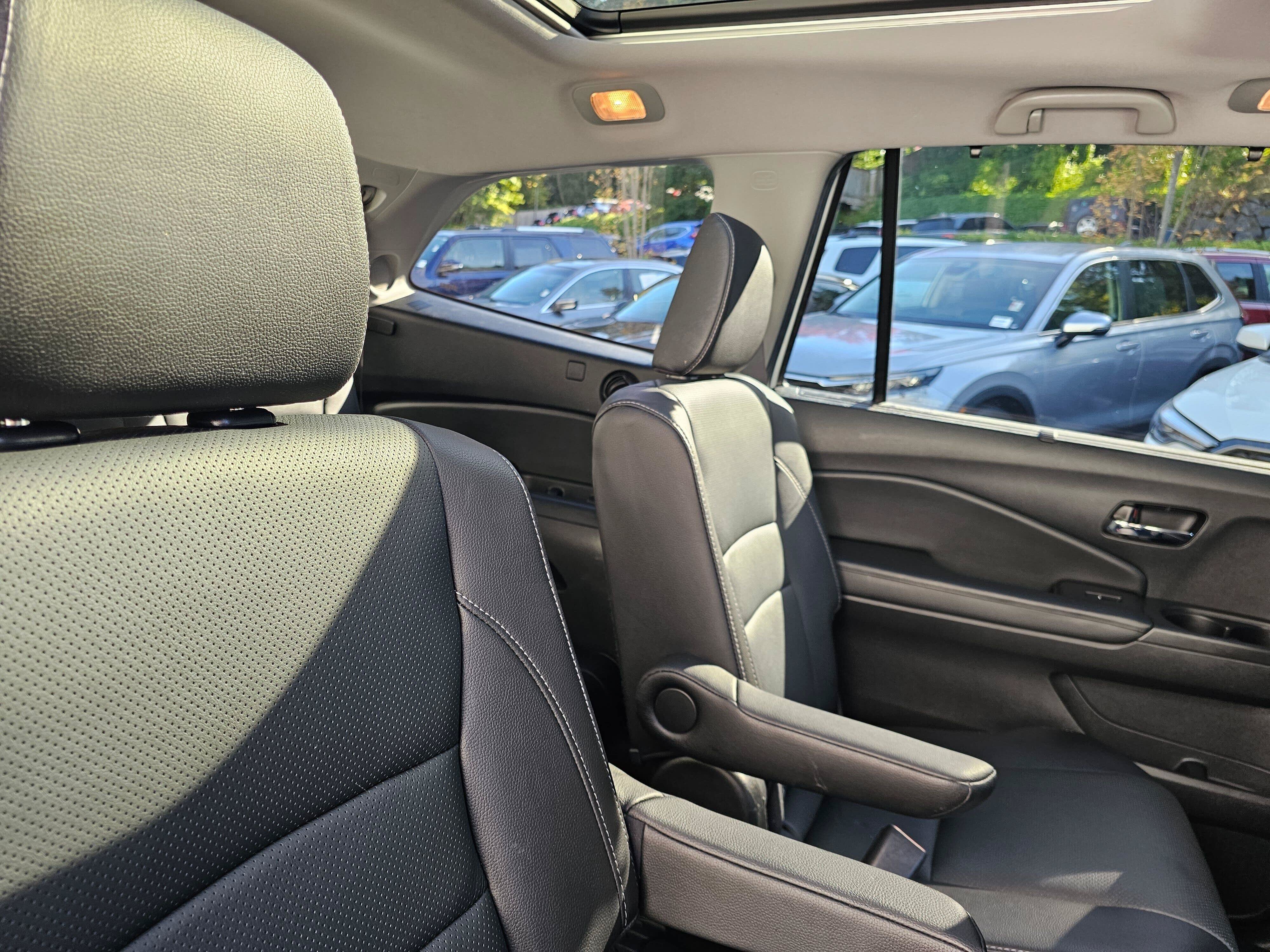 Used 2022 Honda Pilot Elite image 12