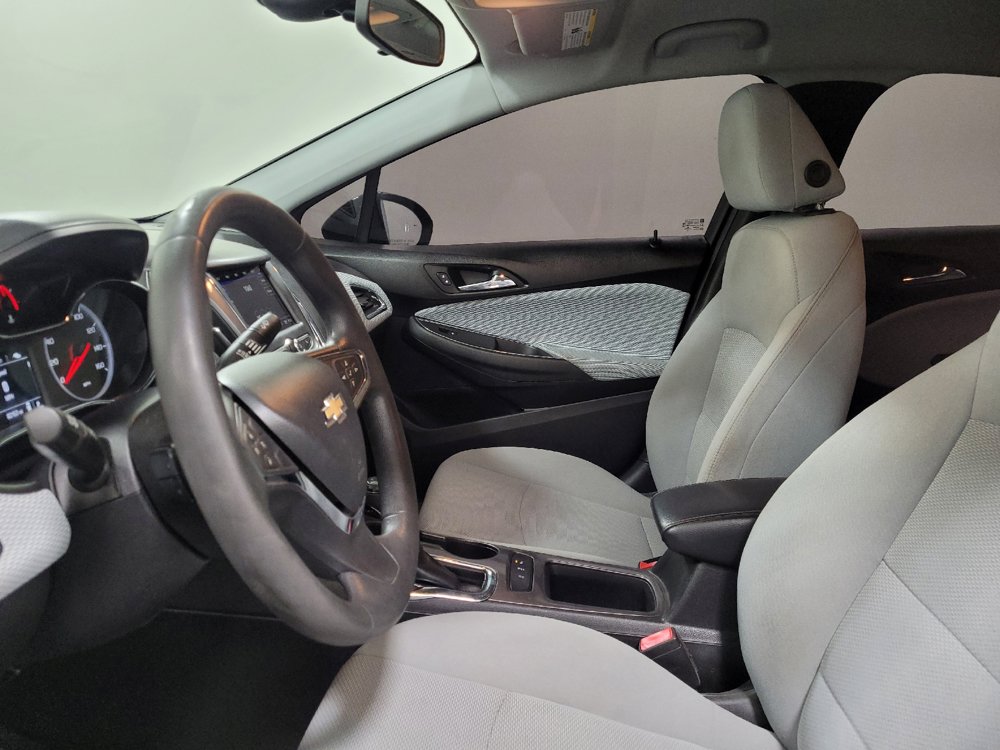 Used 2019 Chevrolet Cruze LT w/ Convenience Package FWD image 17