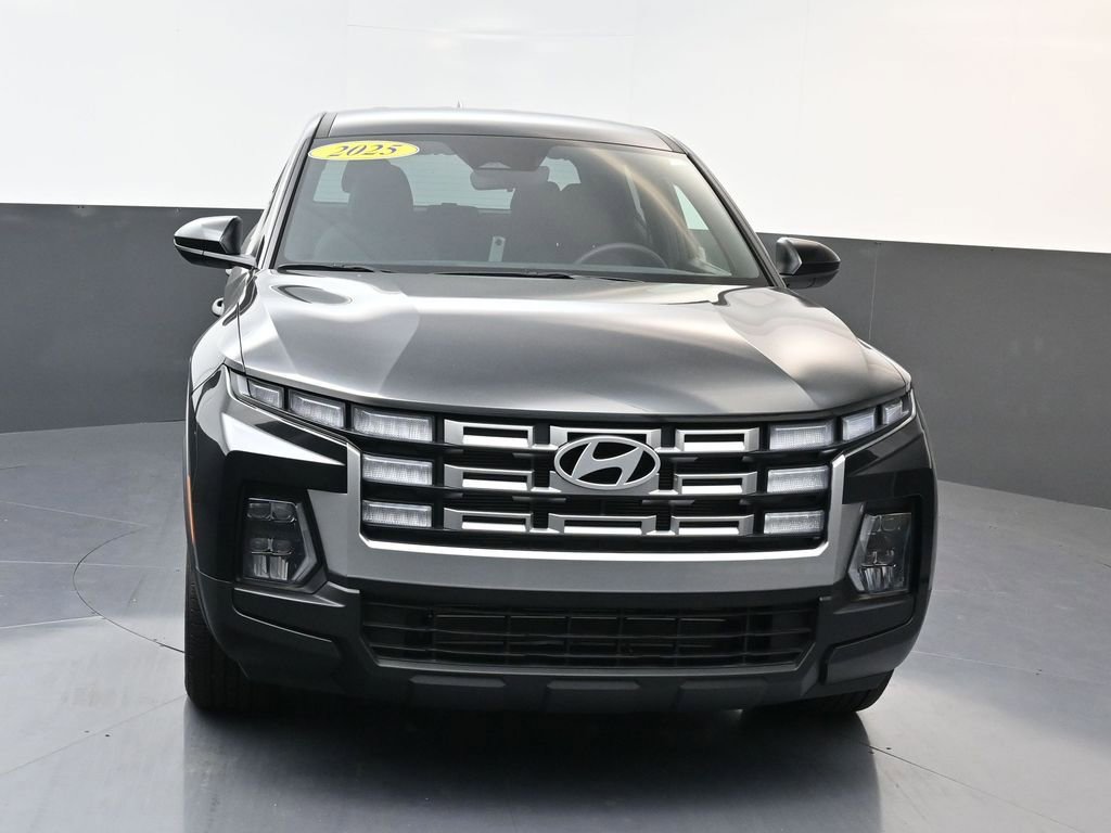 Certified 2025 Hyundai Santa Cruz SE image 9