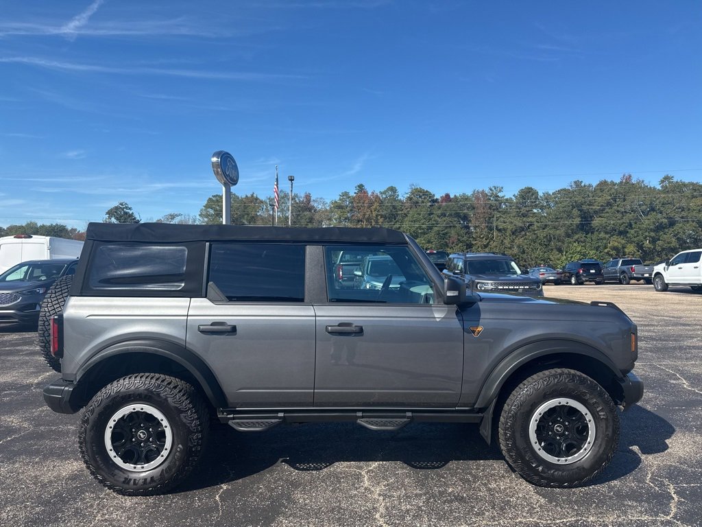 Used 2022 Ford Bronco Badlands image 20