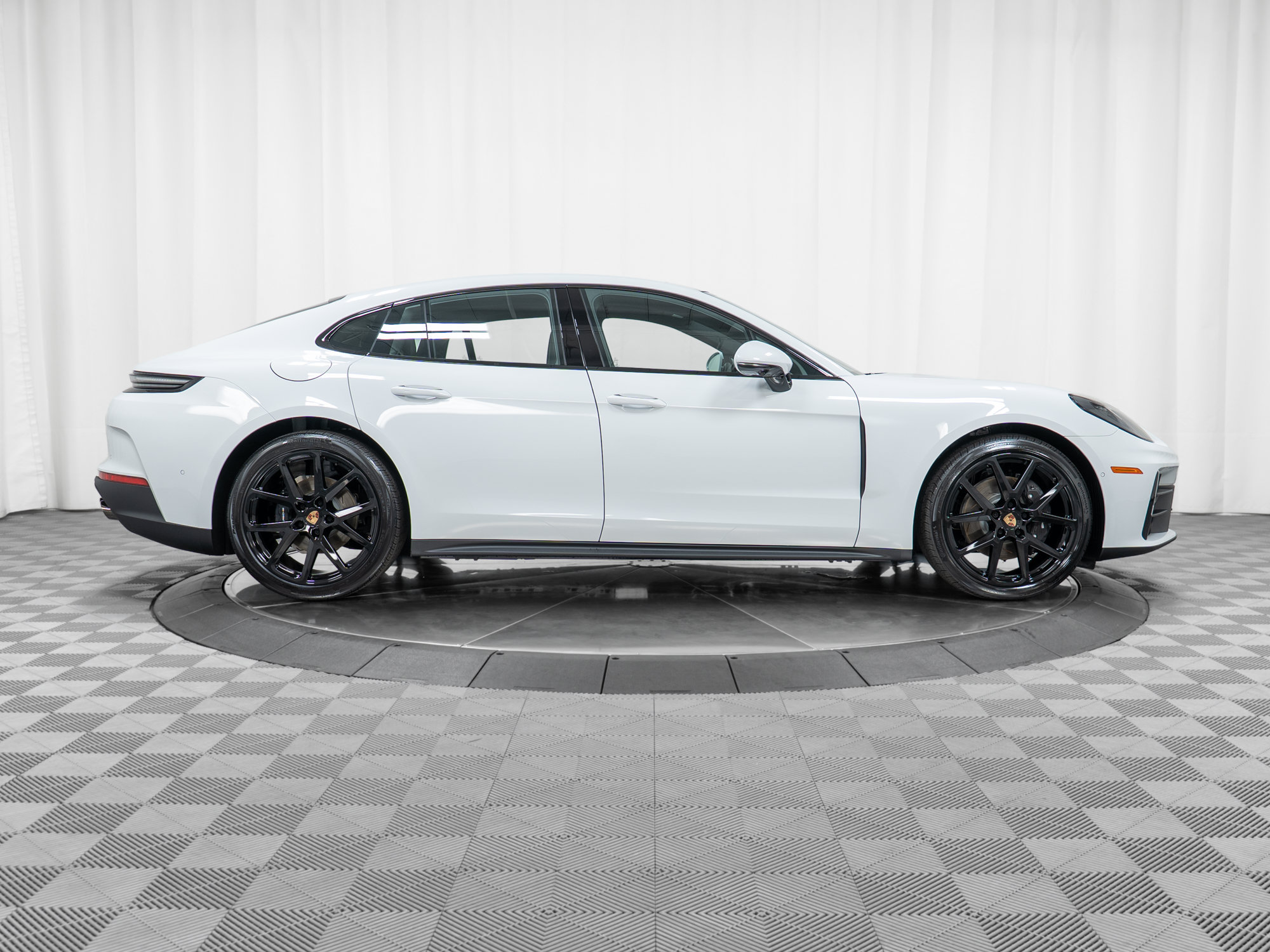 New 2026 Porsche Panamera 4 AWD/4WD image 8