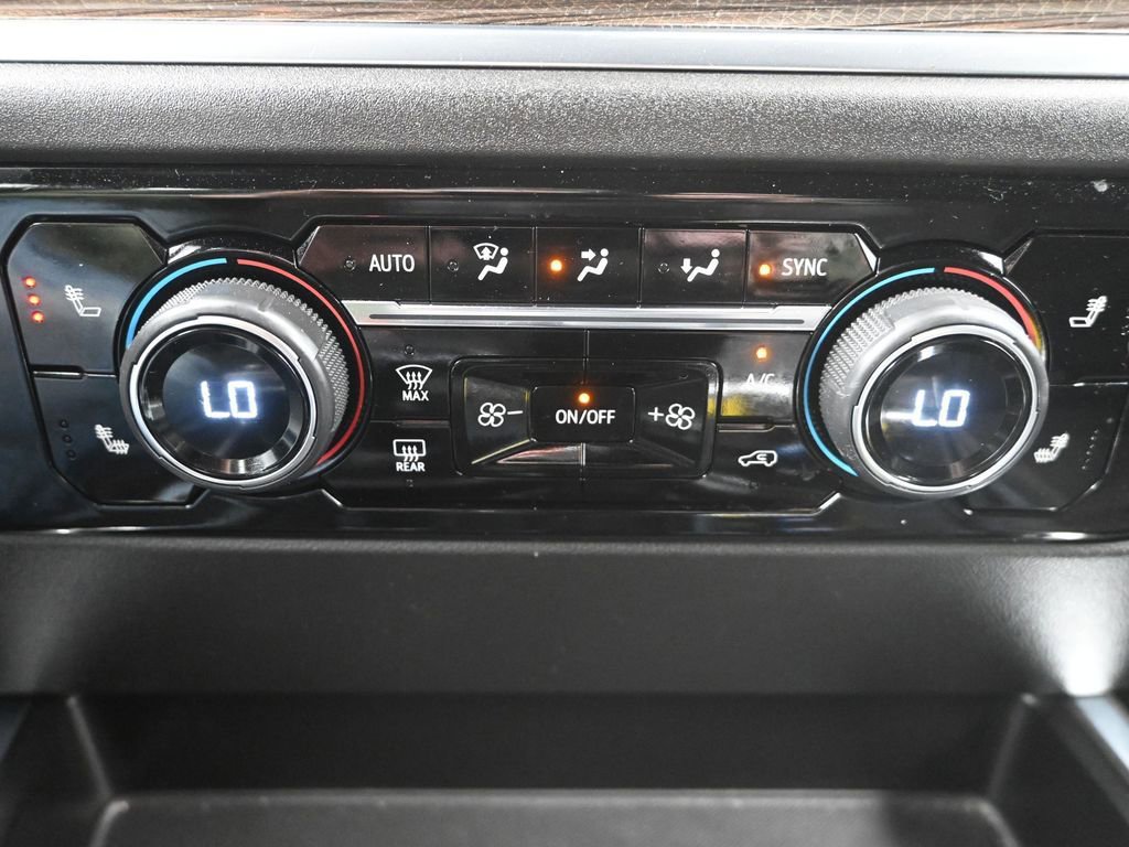 Used 2022 Chevrolet Silverado 1500 LT image 22