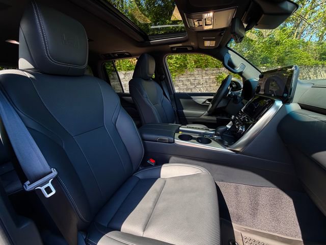 New 2025 Lexus LX 700h F Sport AWD/4WD image 24