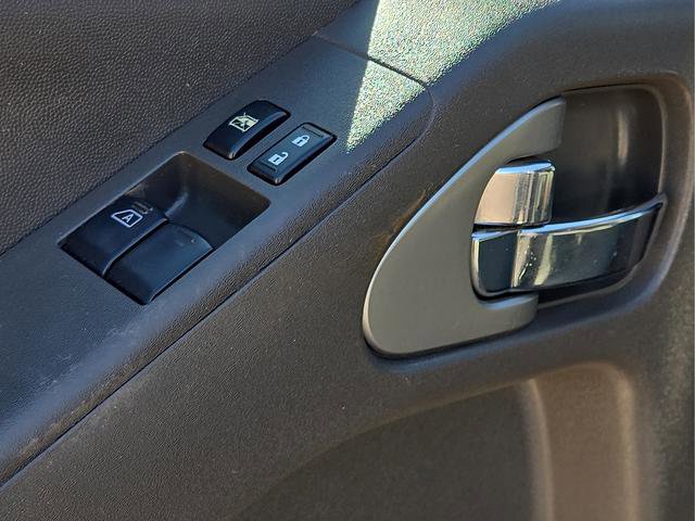 Used 2014 Nissan Frontier Desert Runner image 22