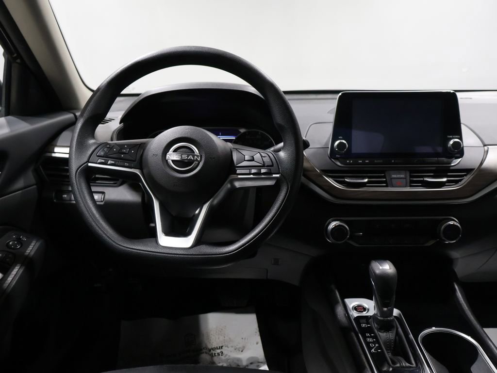 Used 2024 Nissan Altima 2.5 SV image 17