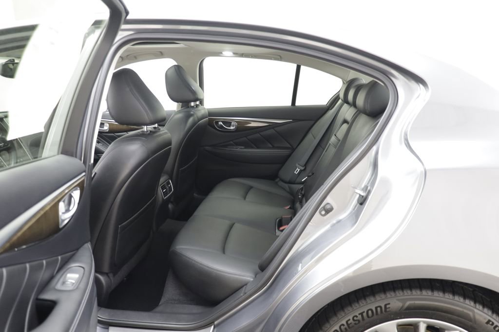 Used 2019 INFINITI Q50 Luxe w/ Essential Package (3.0T Luxe) AWD/4WD image 14