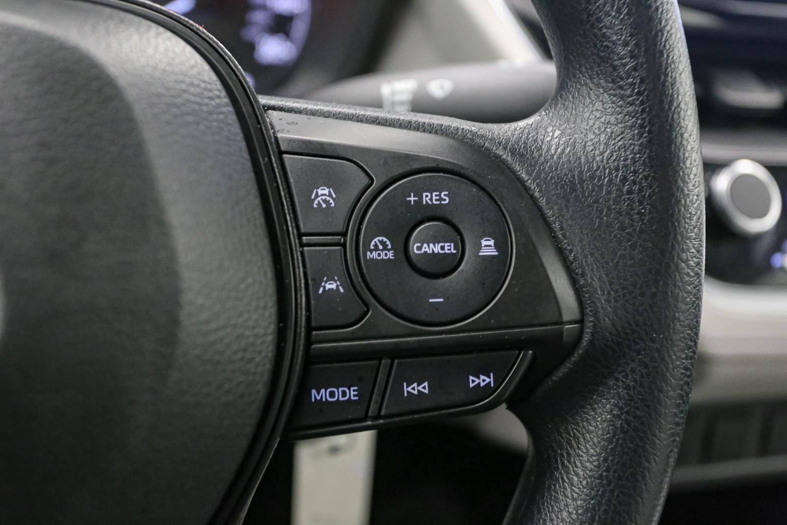 Used 2024 Toyota Corolla Cross L image 31