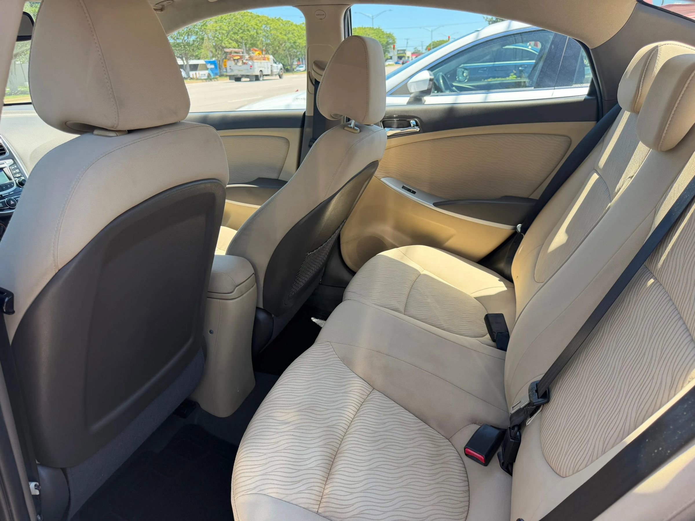 Used 2013 Hyundai Accent GLS w/ Premium Pkg FWD image 13