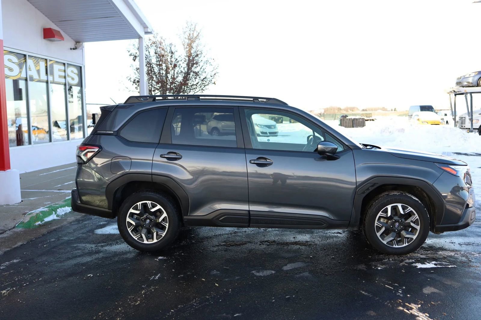 Used 2025 Subaru Forester Premium w/ Convenience Package #1 image 5