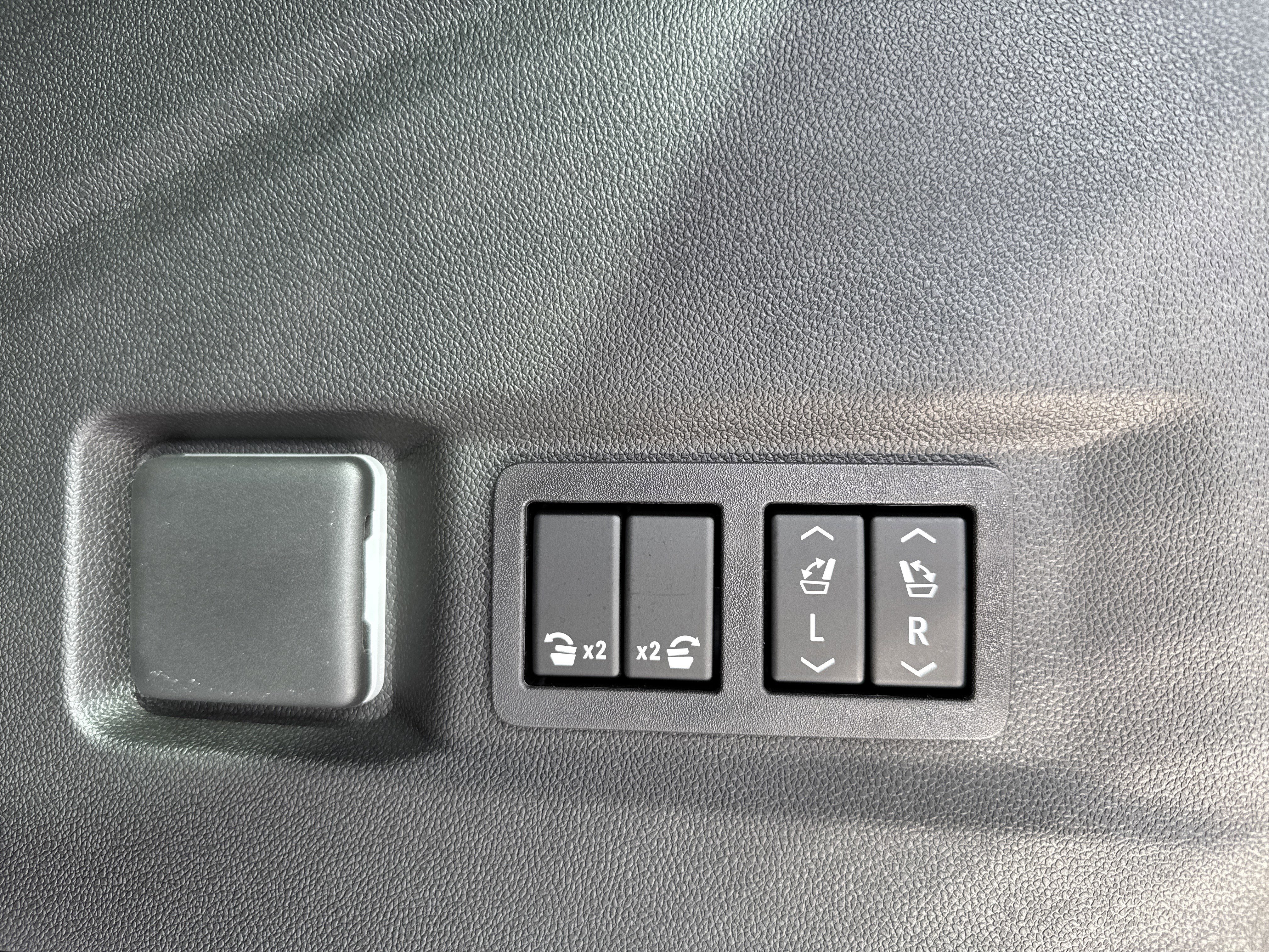 Used 2026 GMC Yukon Denali Ultimate w/ LPO, Floor Liner Package image 39