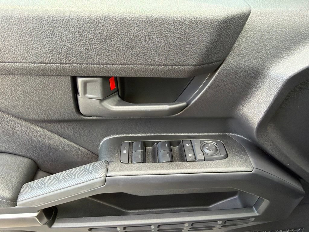 Used 2025 Toyota 4Runner SR5 AWD/4WD image 19