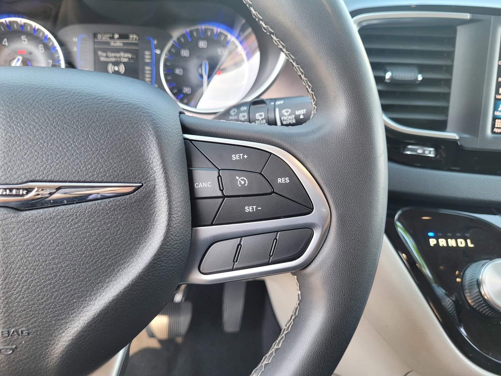 Used 2023 Chrysler Voyager LX image 23