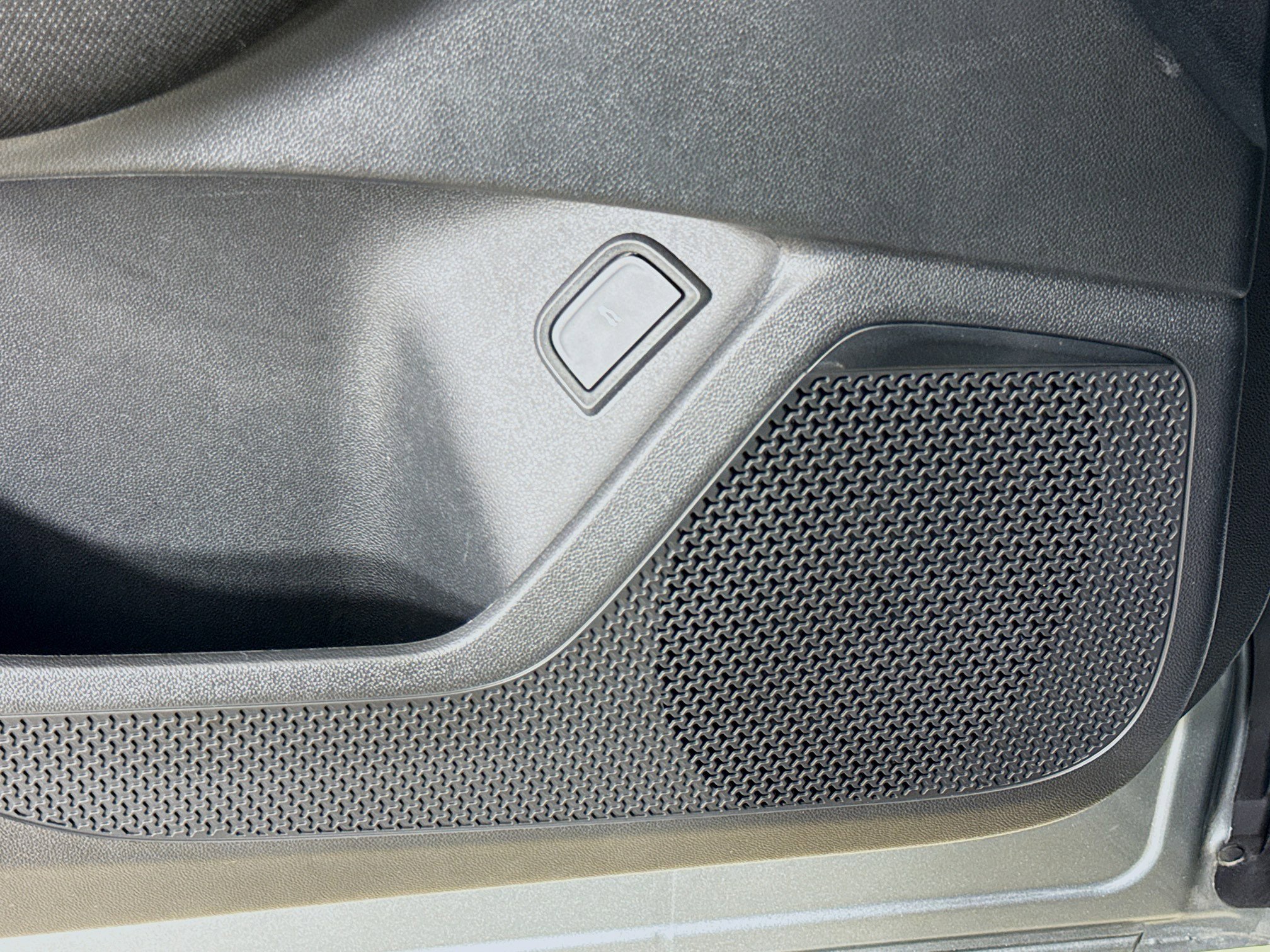 Used 2024 Chevrolet Blazer EV LT image 19