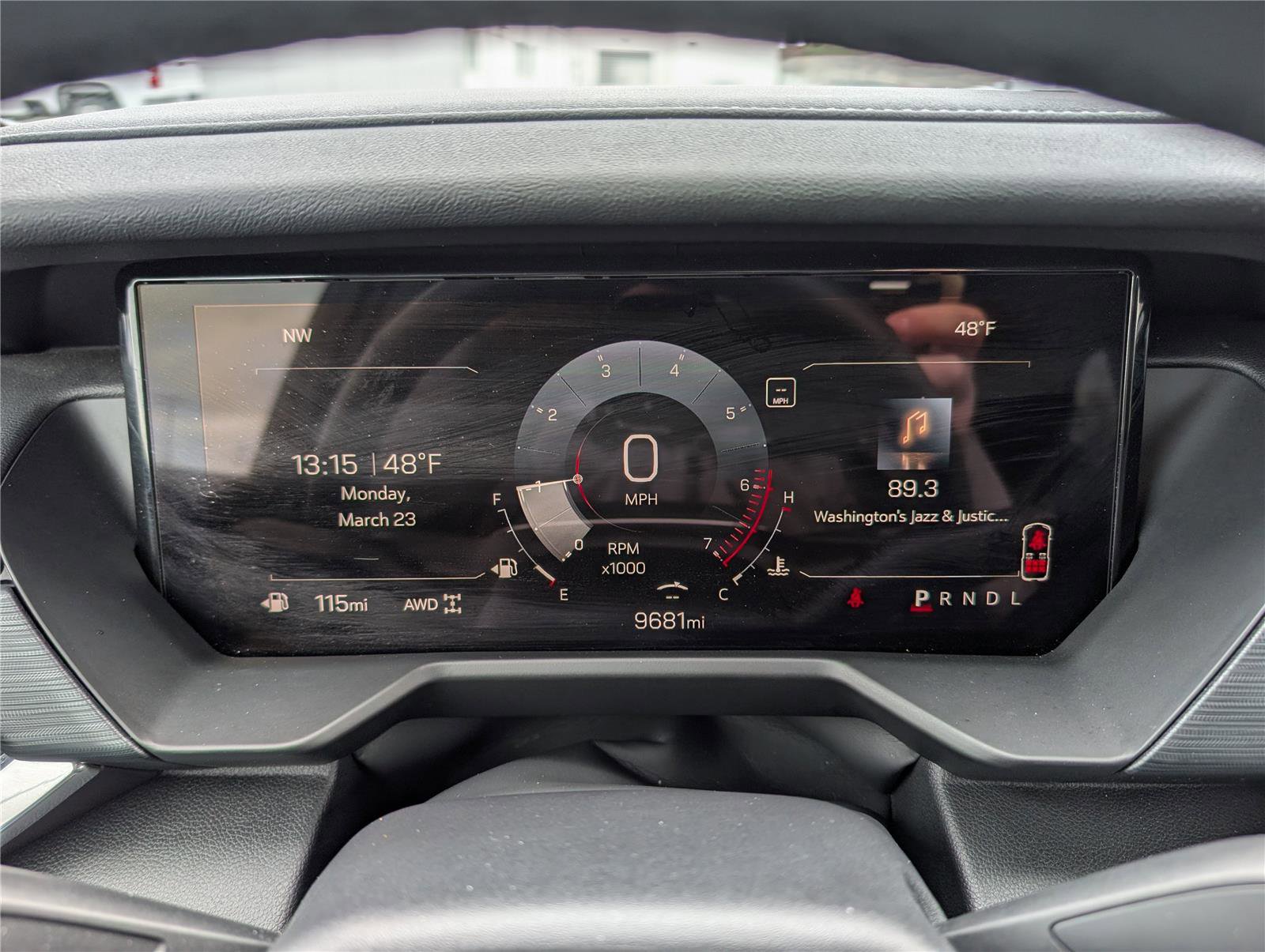 Used 2025 GMC Acadia Elevation image 28