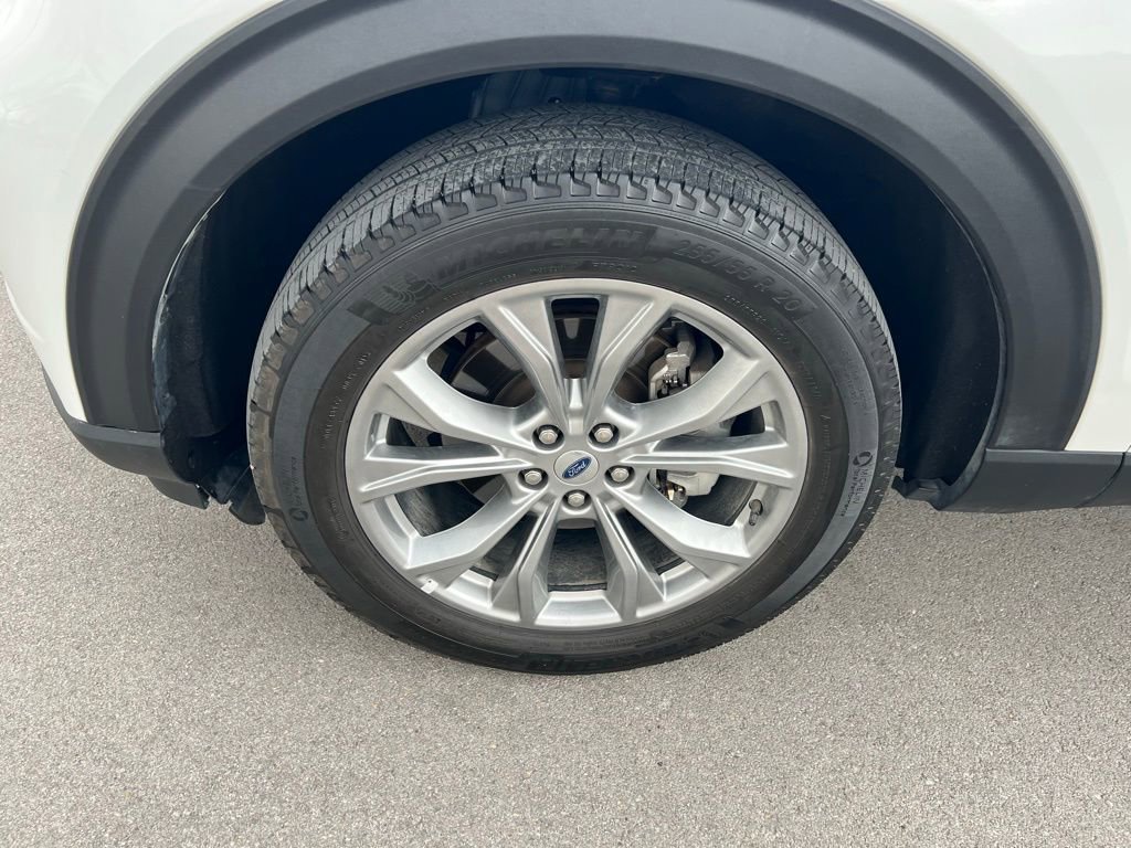 Used 2023 Ford Explorer XLT w/ Equipment Group 202A image 15