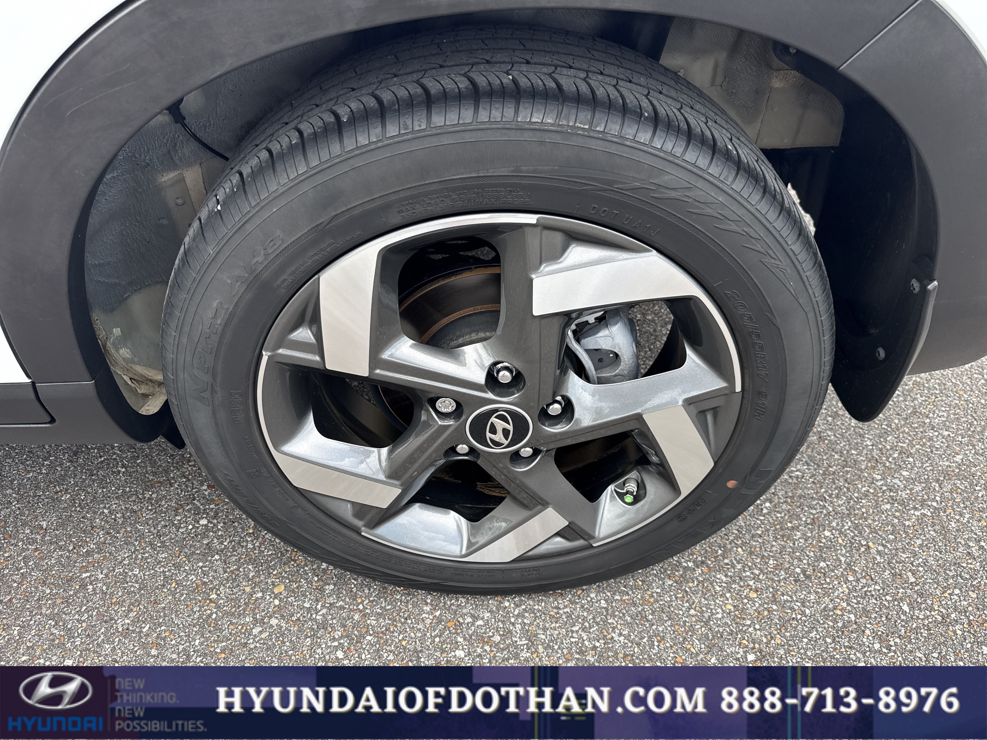 Certified 2023 Hyundai Venue Limited FWD image 19