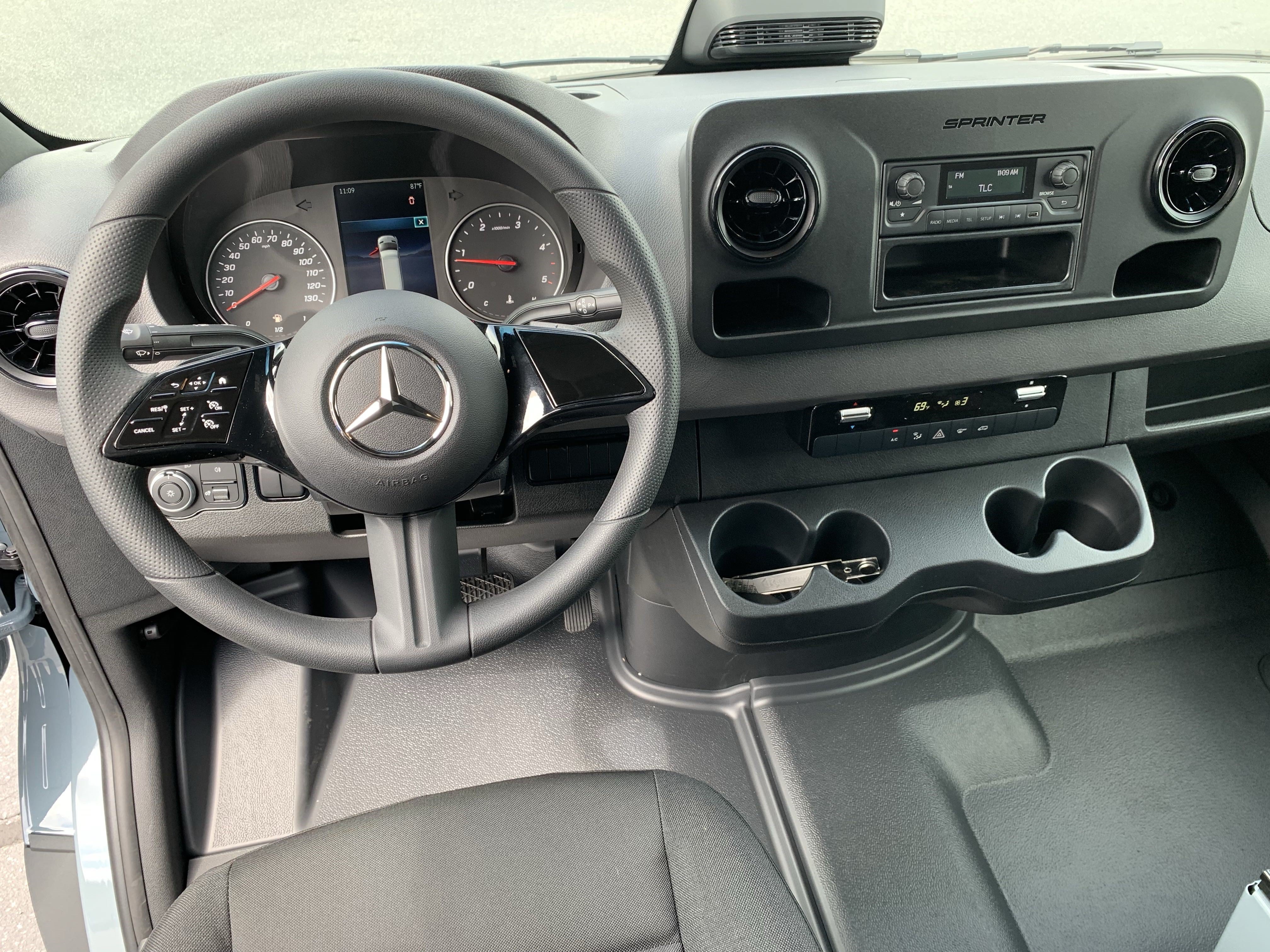 New 2025 Mercedes-Benz Sprinter 2500 image 30