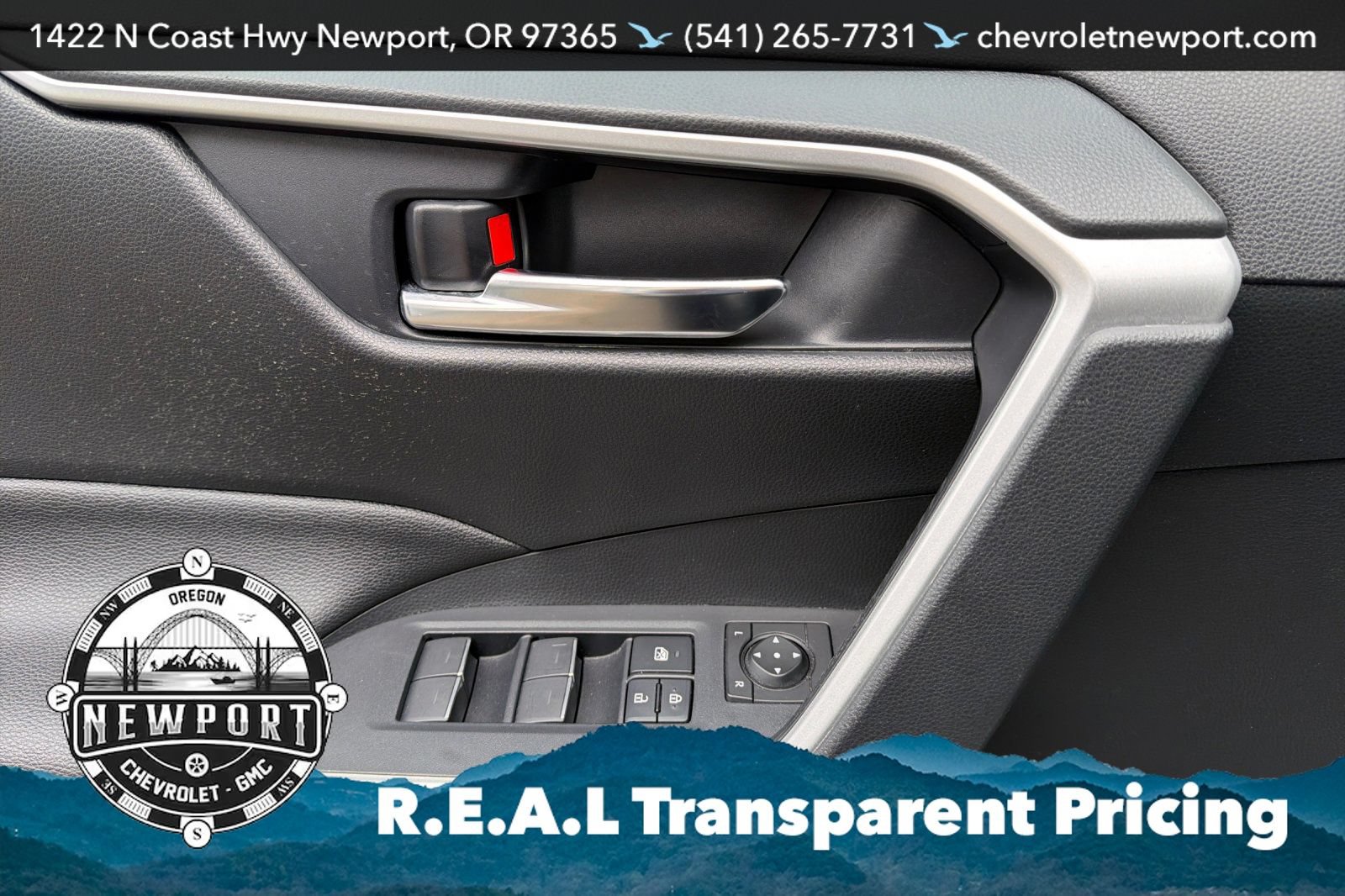 Used 2022 Toyota RAV4 SE w/ Weather & Moonroof Package AWD/4WD image 11
