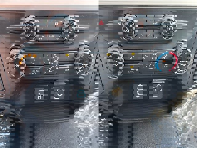 New 2025 Ford F350 XLT image 16