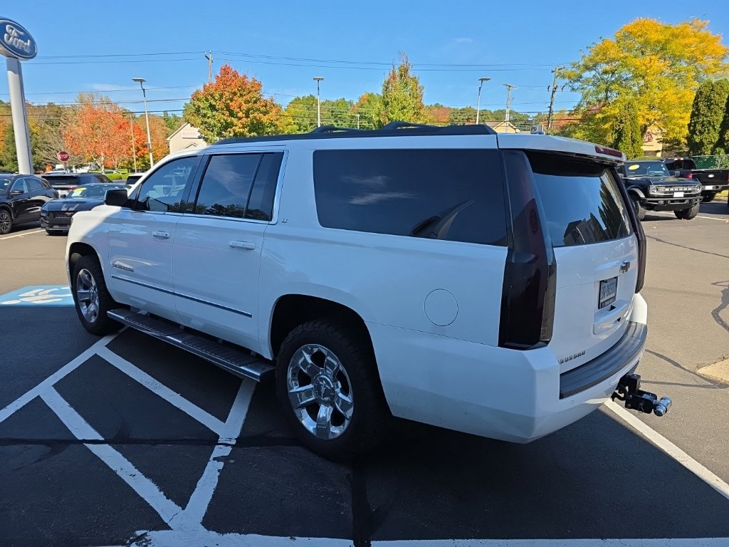 Used 2018 Chevrolet Suburban LT w/ LT Signature Package AWD/4WD image 6
