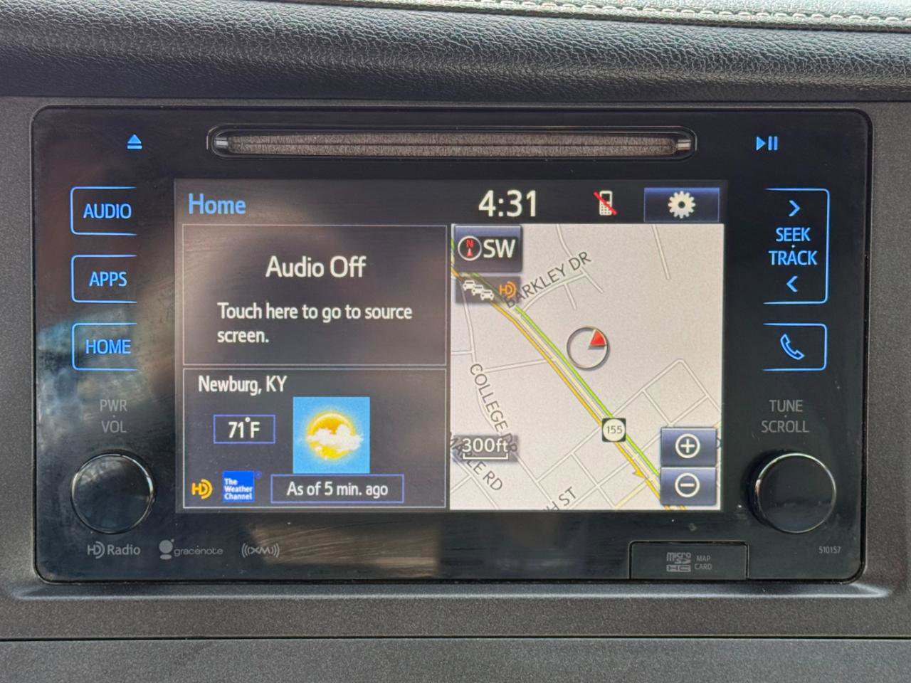 Used 2017 Toyota Sienna XLE w/ XLE Navigation Package image 12