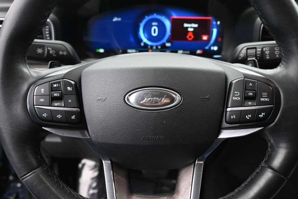 Used 2020 Ford Explorer Platinum w/ Premium Technology Package AWD/4WD image 32