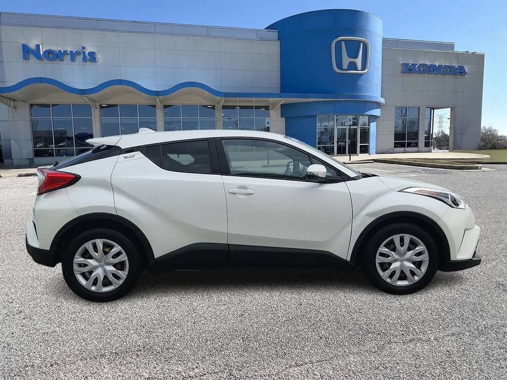 Used 2019 Toyota C-HR LE FWD image 5