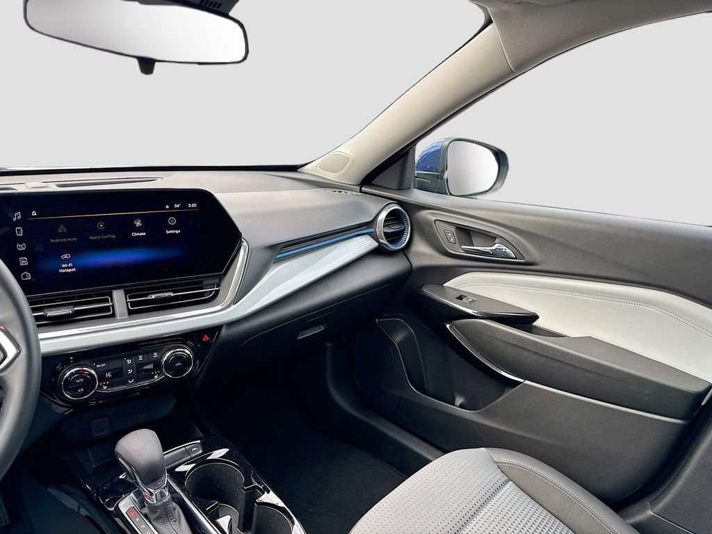 Used 2024 Chevrolet Trax LT w/ Driver Confidence Package image 22