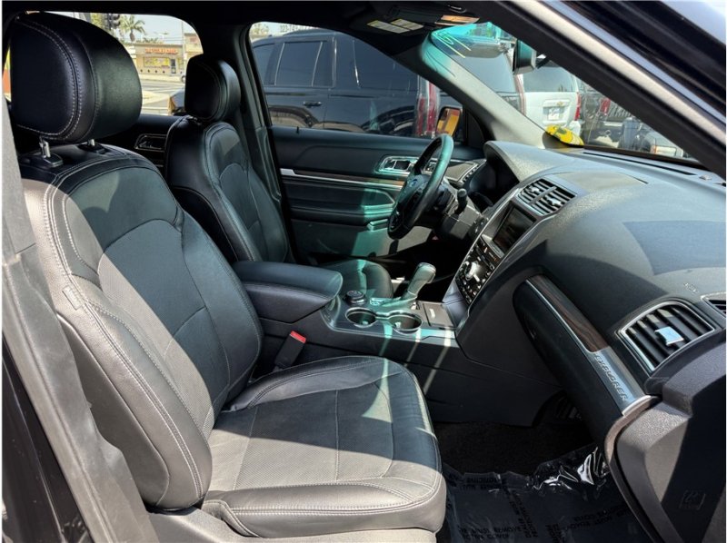 Used 2016 Ford Explorer Limited image 36