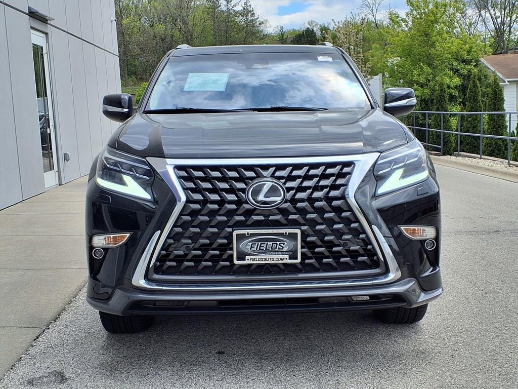 Used 2023 Lexus GX 460 Premium w/ Accessory Package AWD/4WD image 2