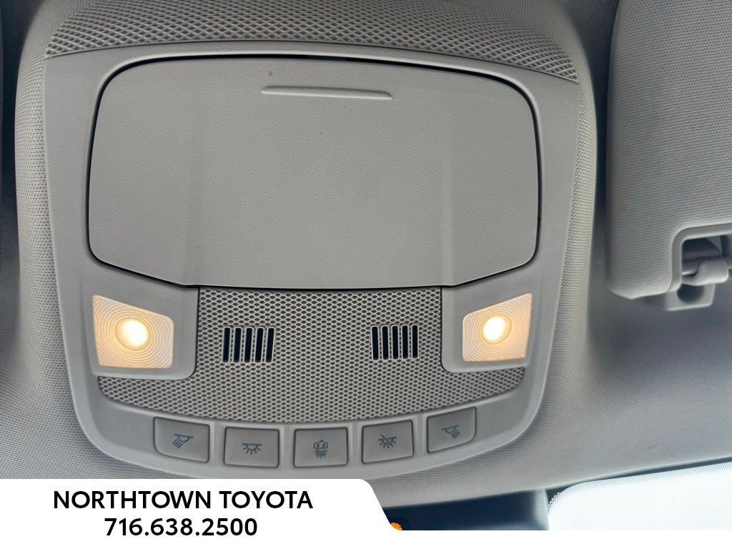 Used 2024 Ford Expedition XLT AWD/4WD image 32