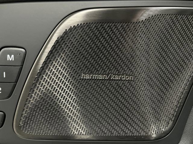 Used 2024 Volvo XC60 B5 Plus w/ Climate Package image 28