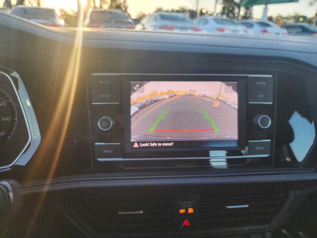 Used 2020 Volkswagen Jetta SE image 17