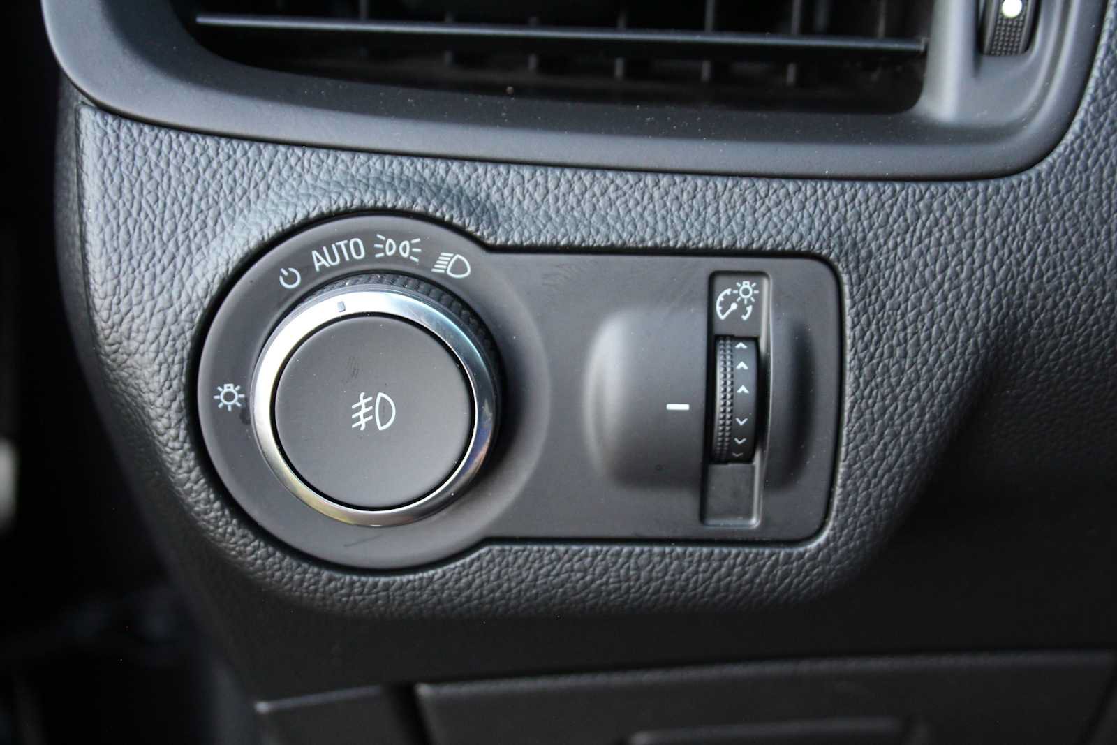 Used 2017 Buick Envision Preferred FWD image 35