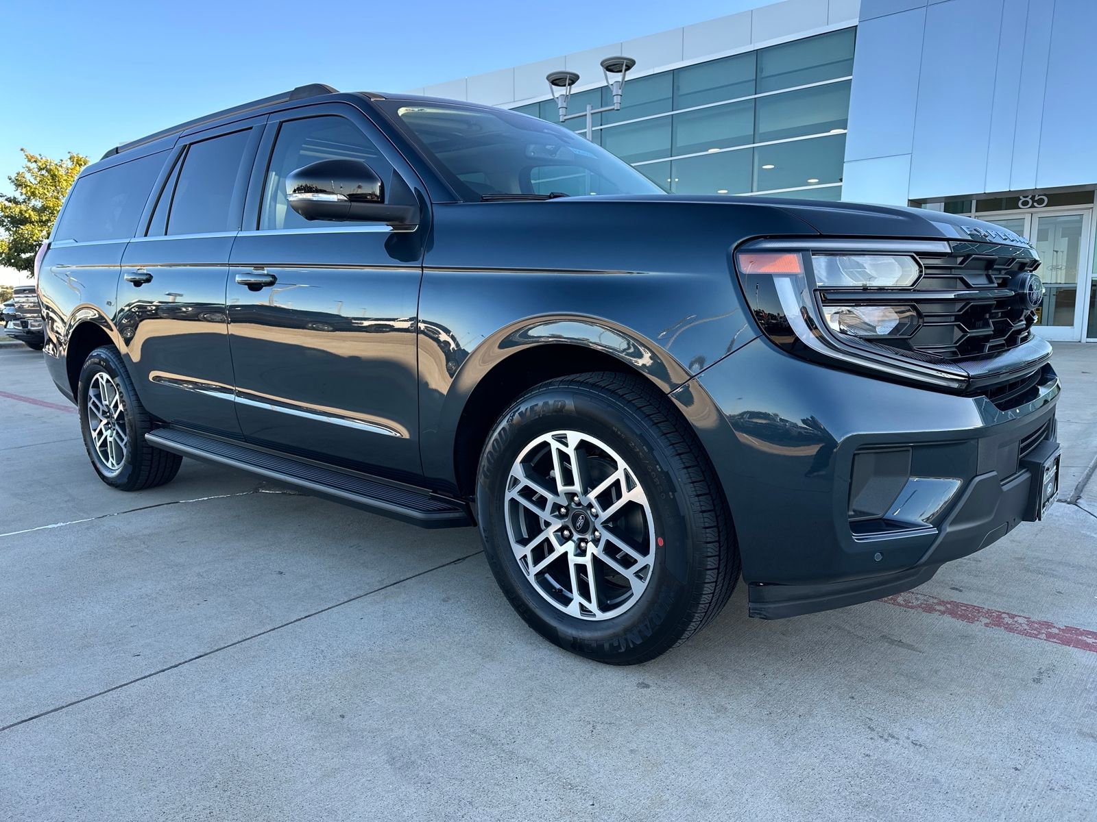 New 2025 Ford Expedition Max Active RWD image 7