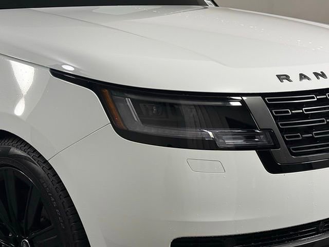 New 2025 Land Rover Range Rover SE image 13