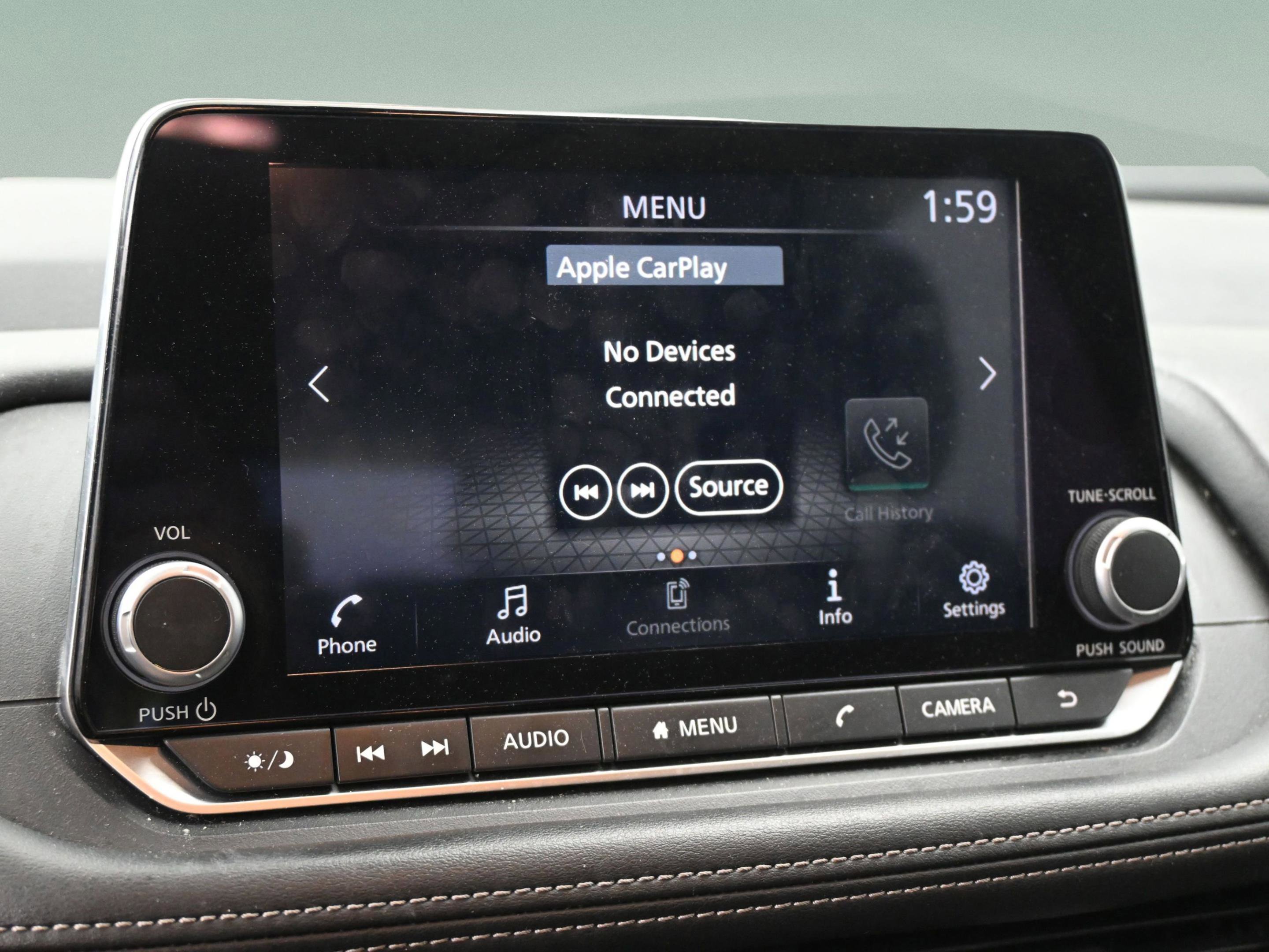 Used 2025 Nissan Rogue SV image 28