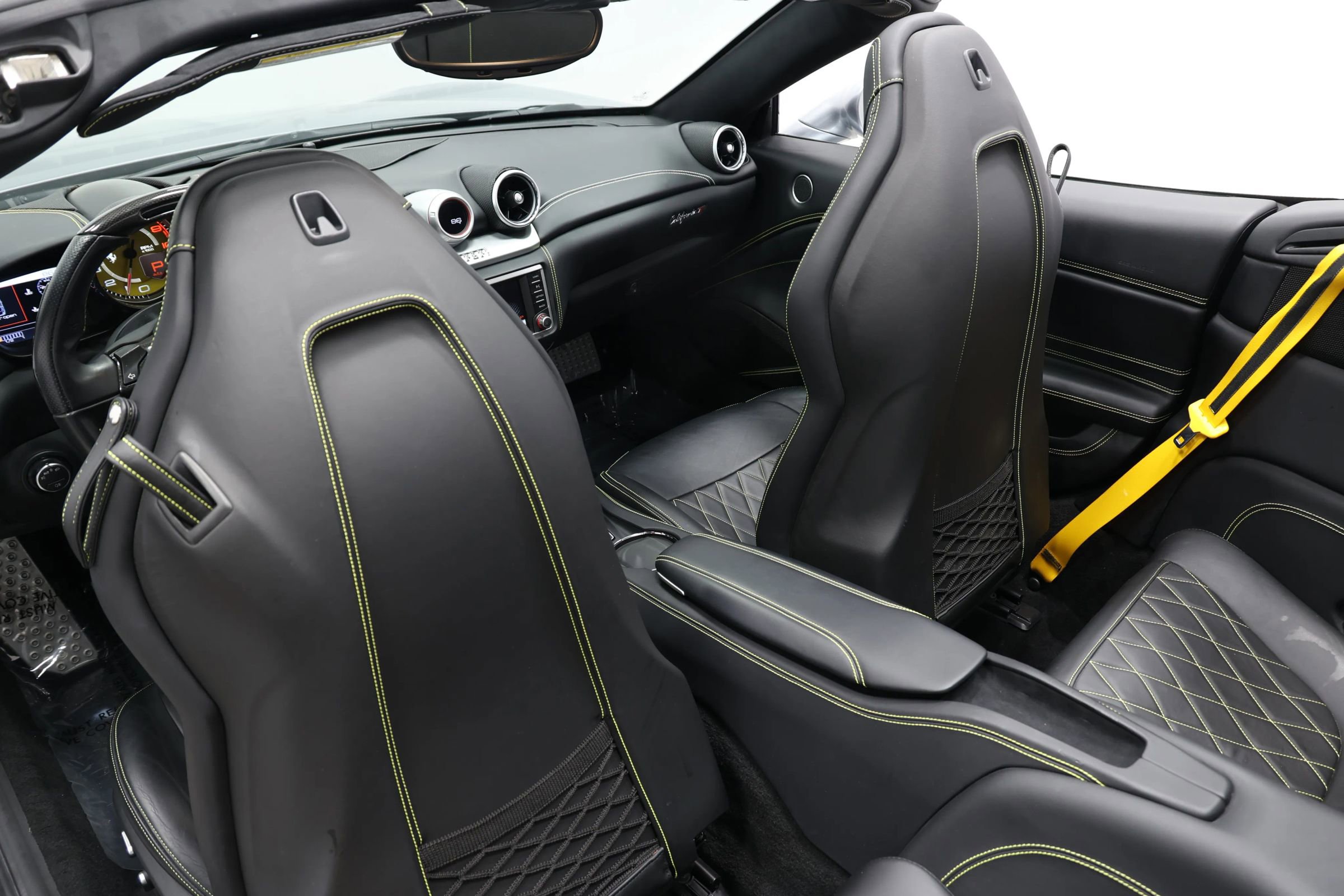 Used 2015 Ferrari California T image 53