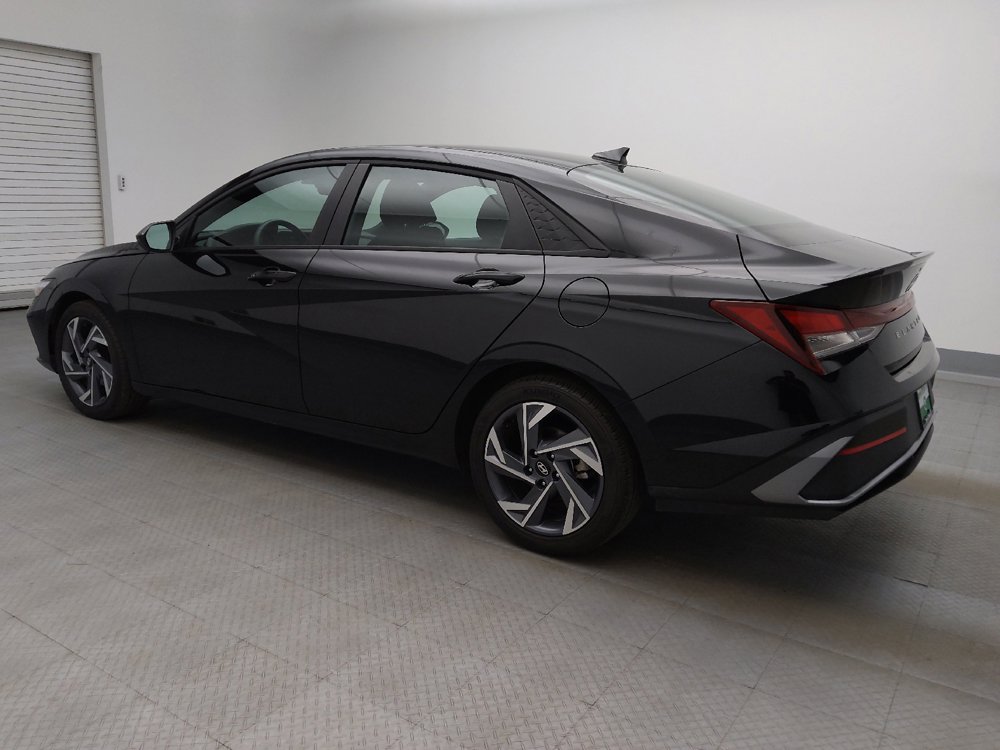Used 2025 Hyundai Elantra Sport FWD image 3